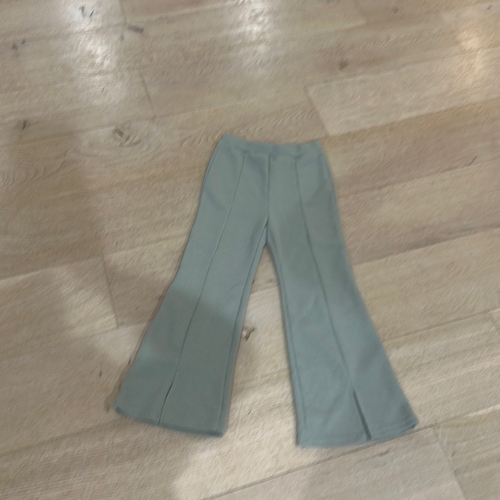 Super cute matching set - comfy cute and brand new.